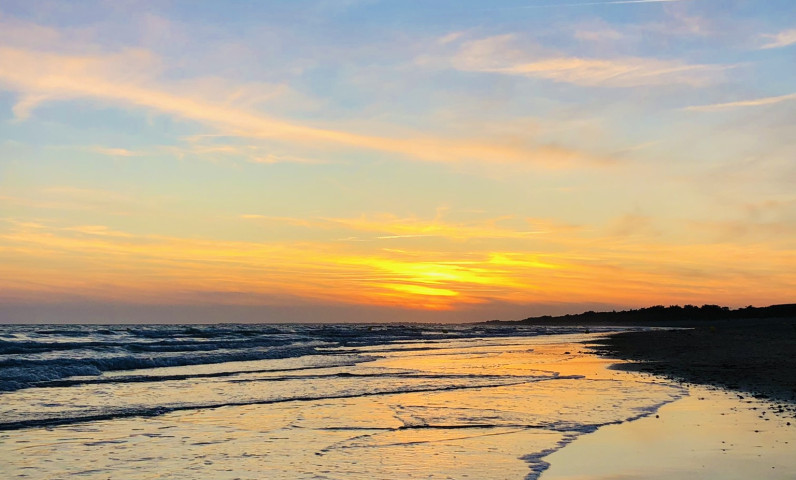 Die schönsten Sonnenuntergänge am Strand von Gros Jonc auf der Ile de Ré