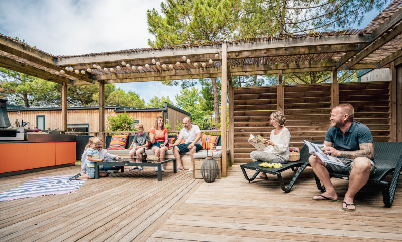Outdoor terrace perfect for convivial moments at 6 or 7 at the Sunêlia Interlude campsite