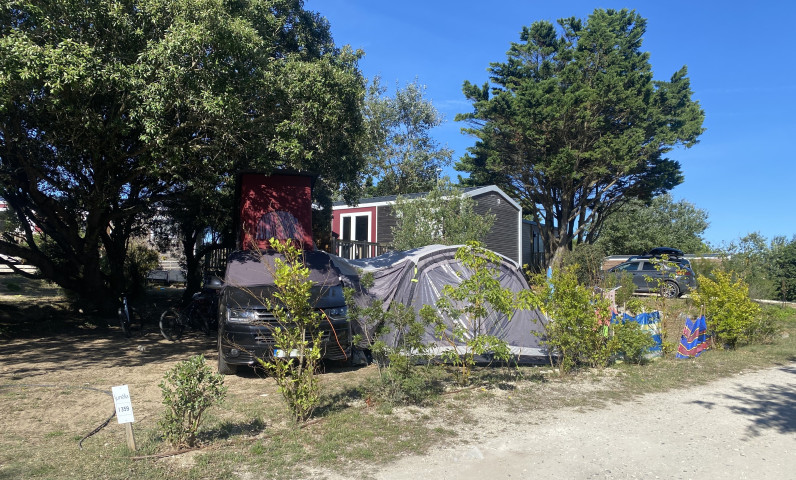Large 5-star camping space for rent in France by the sea