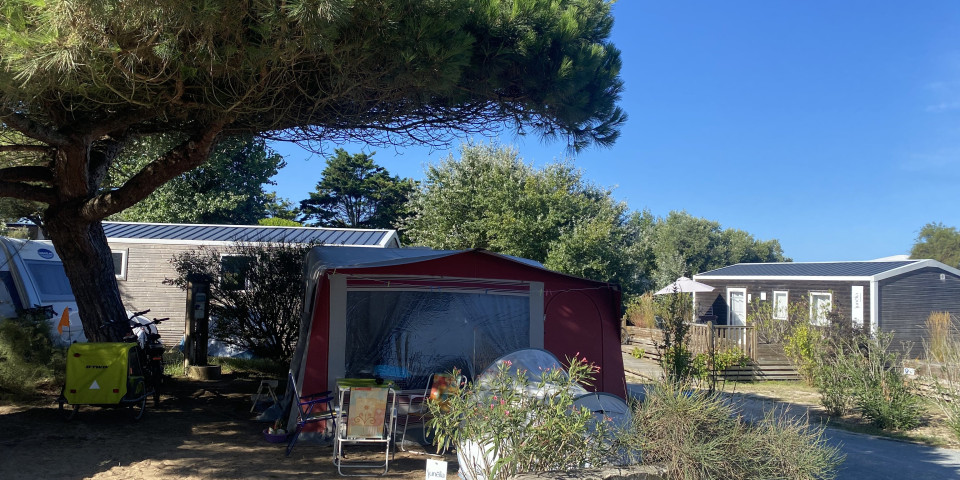 Rental of standard pitches for caravans, camping cars and tents for a stay by the sea