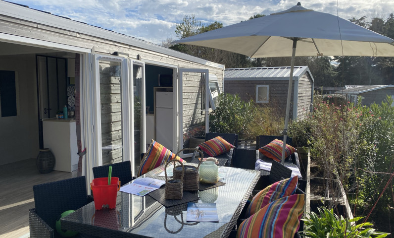 Outdoor terrace | Sunêlia Prestige 6 people | Mobile home rental ile de re