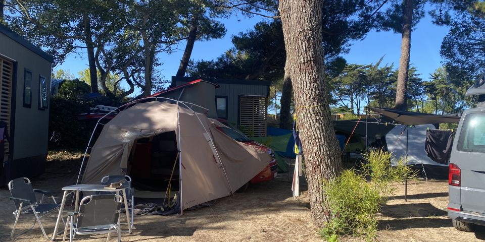 location emplacement luxe pour tente, caravane, camping car en Charente maritime à proximité de la plage