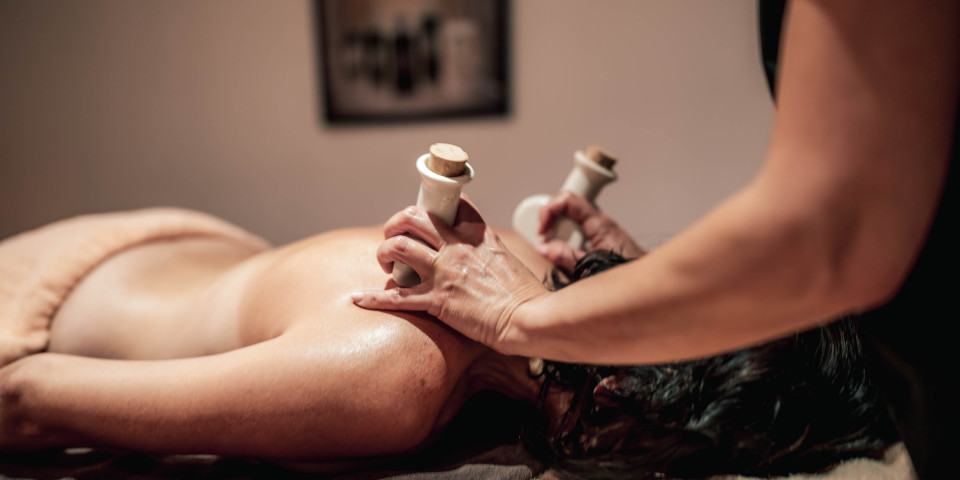 Ontspanning van de rug: massage in het Beauty & Spa Institute, Bois-Plage-en-Ré